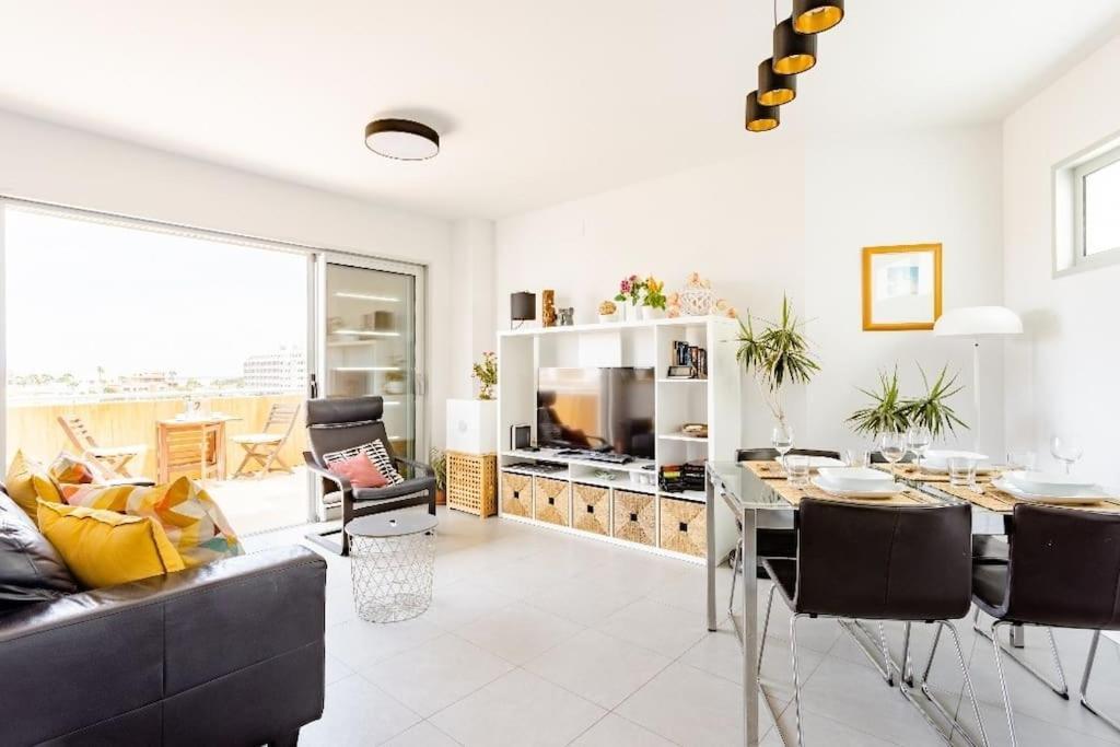 El Medano Beachfront Triplex Penthouse With Pool, Rooftop, Sea View 외부 사진