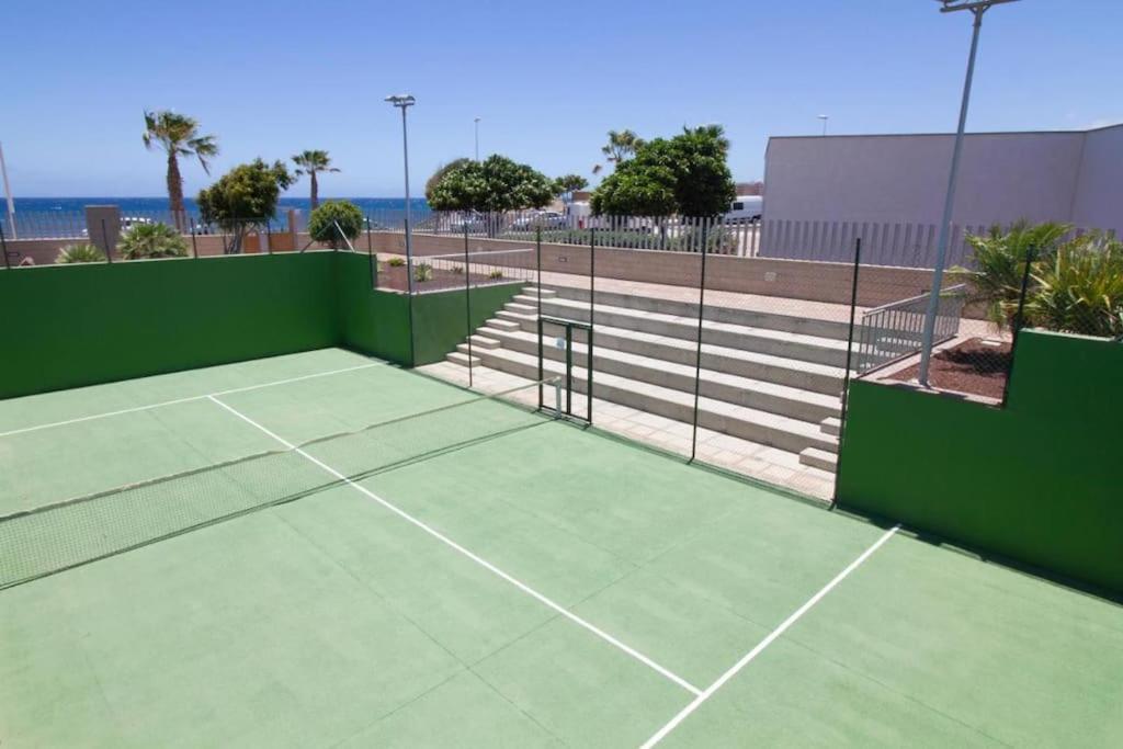 El Medano Beachfront Triplex Penthouse With Pool, Rooftop, Sea View 외부 사진
