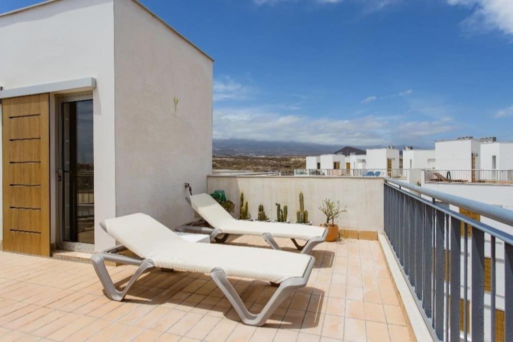 El Medano Beachfront Triplex Penthouse With Pool, Rooftop, Sea View 외부 사진